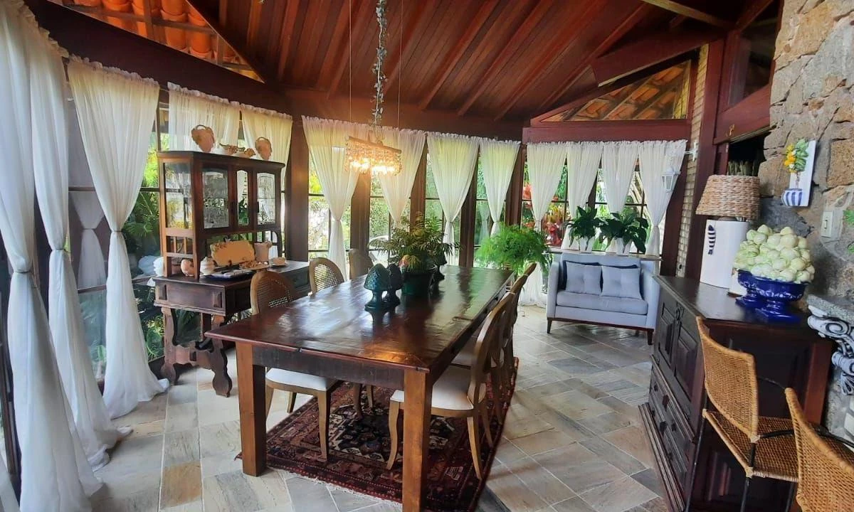 340 m² house with a water view and floor-to-ceiling windows — photo 2