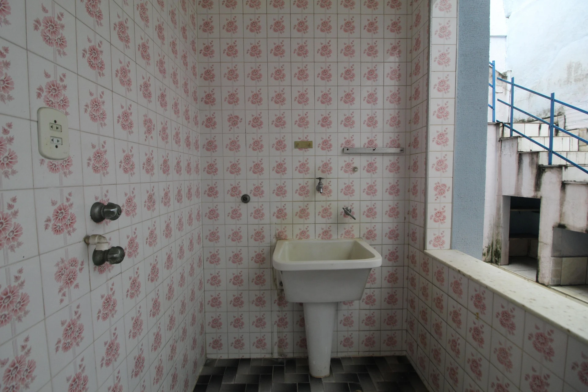 Condominium house with 3 bedrooms and 1 en-suite — photo 6