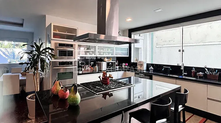 Furnished house with 6 en-suite bedrooms and 10 bathrooms — photo 34