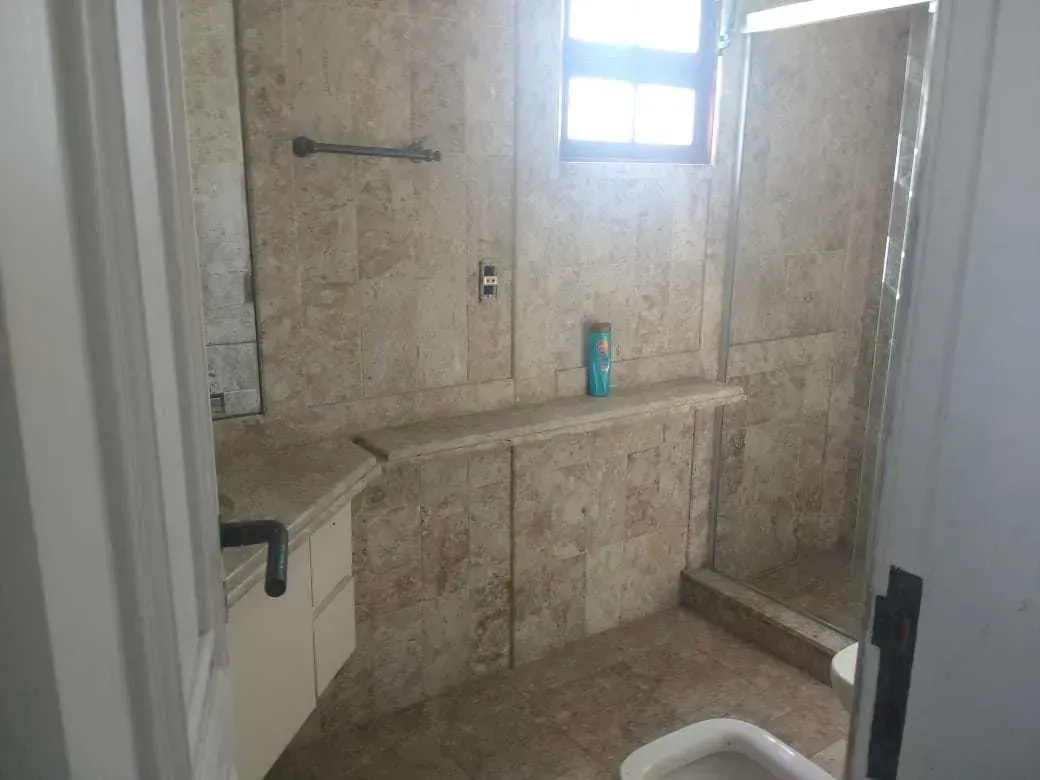 House with 4 bedrooms, 5 bathrooms and gas kitchen, 755 m² — photo 25