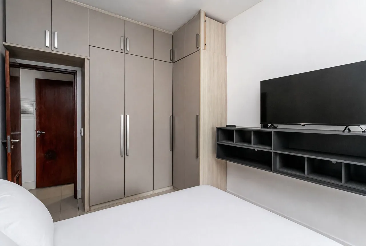 Furnished 2-bedroom apartment with 2 bathrooms — photo 11