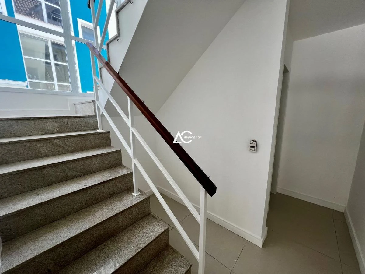 Casa de aluguel com 4 suítes e 270 m² — photo 7