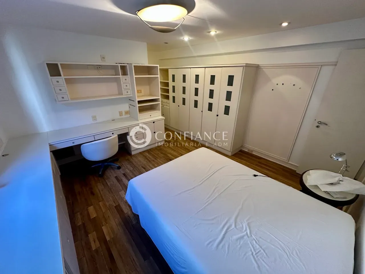 Apartamento de 230 m² com 2 quartos e armários embutidos — photo 37