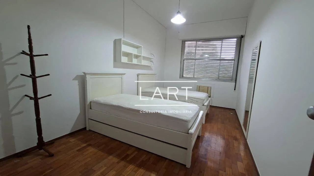 Rental apartment with 4 bedrooms and 280 m² — photo 2