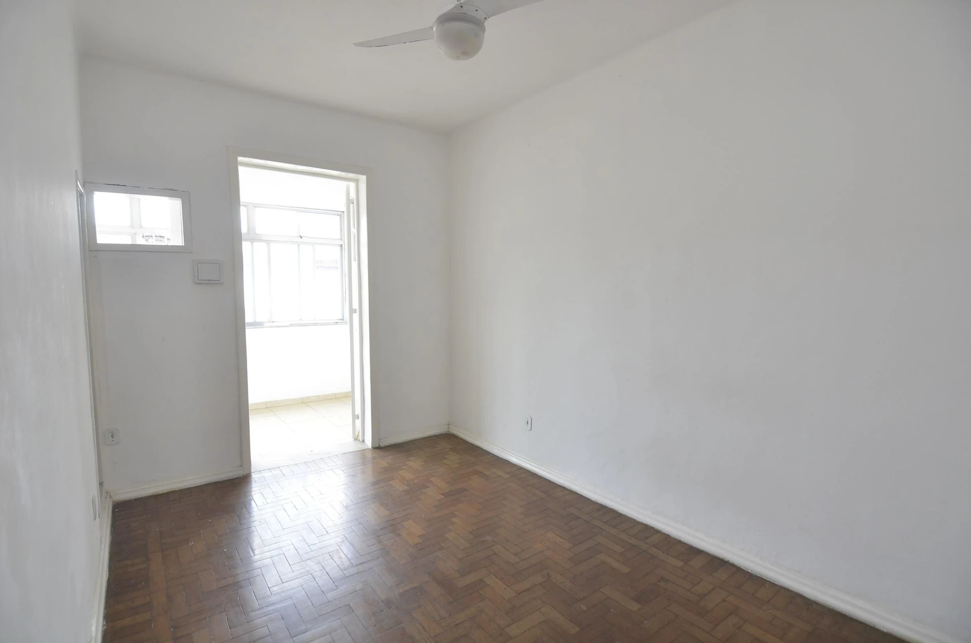 Apartment, 85 m², with wood or laminate floors — photo 19