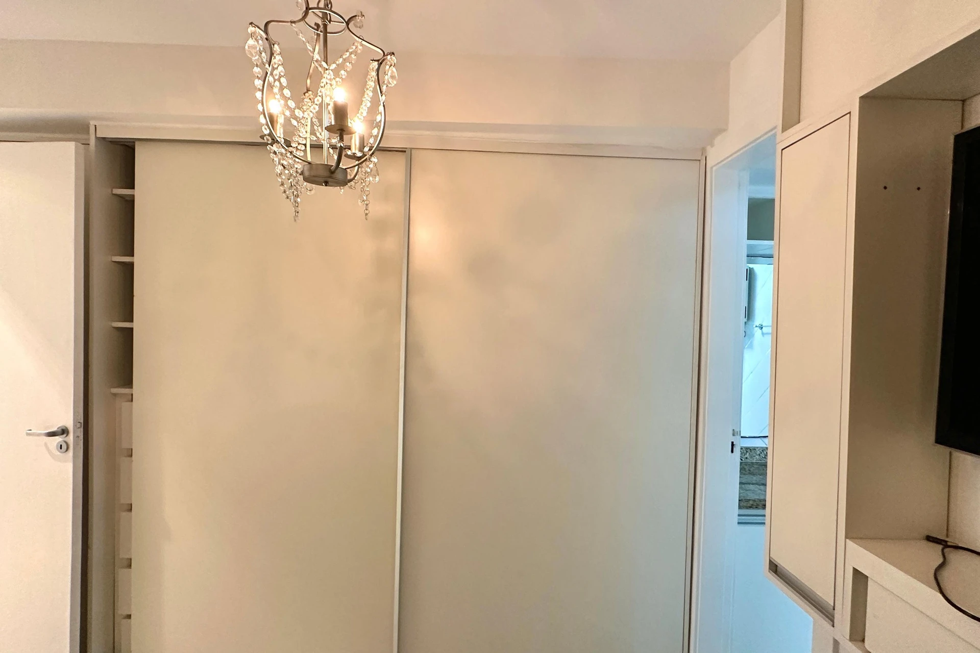 Furnished apartment with an open kitchen and 2 en-suite bedrooms — photo 28