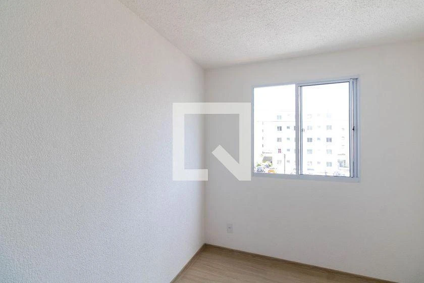 2-bedroom apartment with wood or laminate floors — photo 9