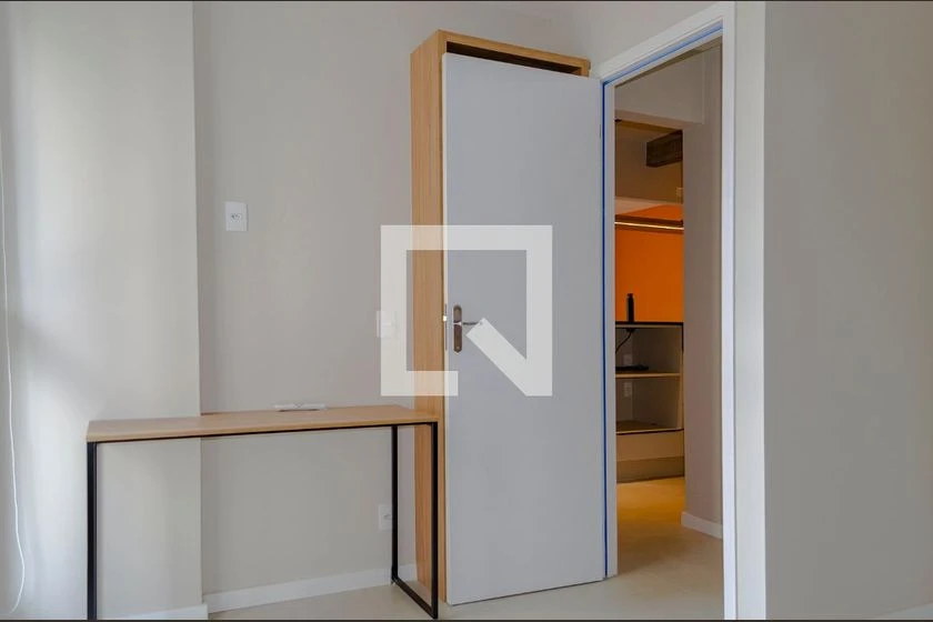 2-bedroom apartment with 1 bathroom and parking — photo 10