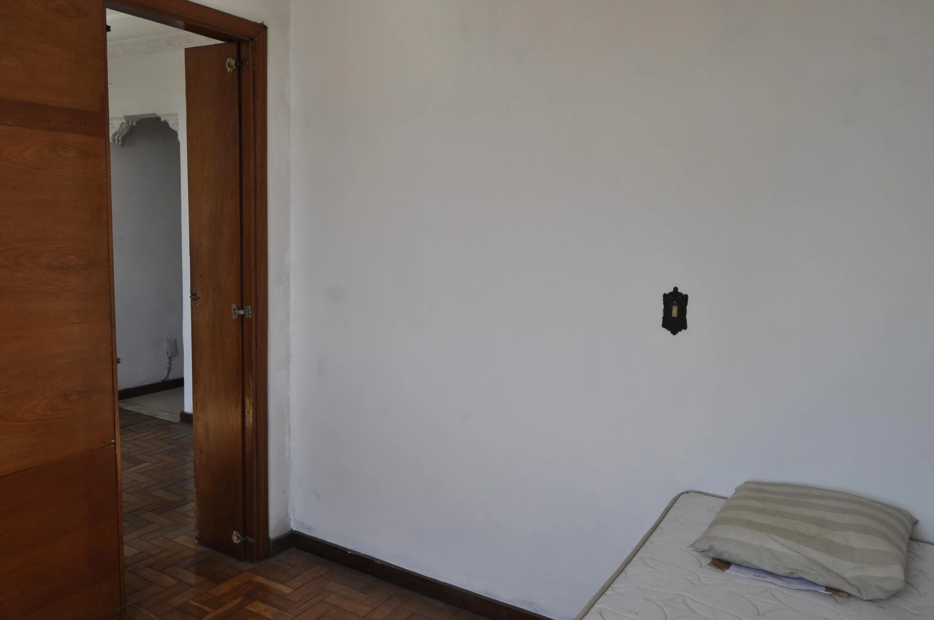 Furnished apartment, 64 m², with wood or laminate floors — photo 24