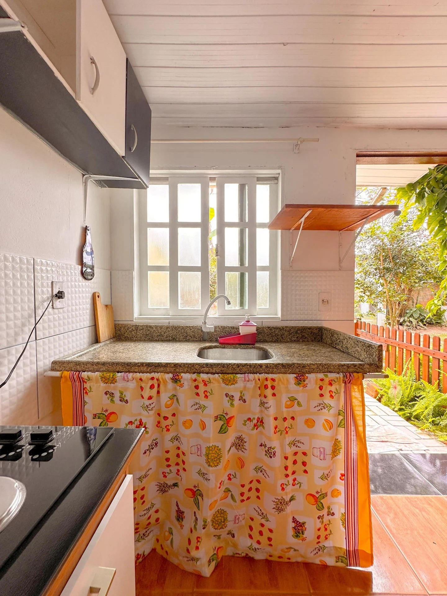 Furnished studio with 1 bedroom and private garden — photo 35