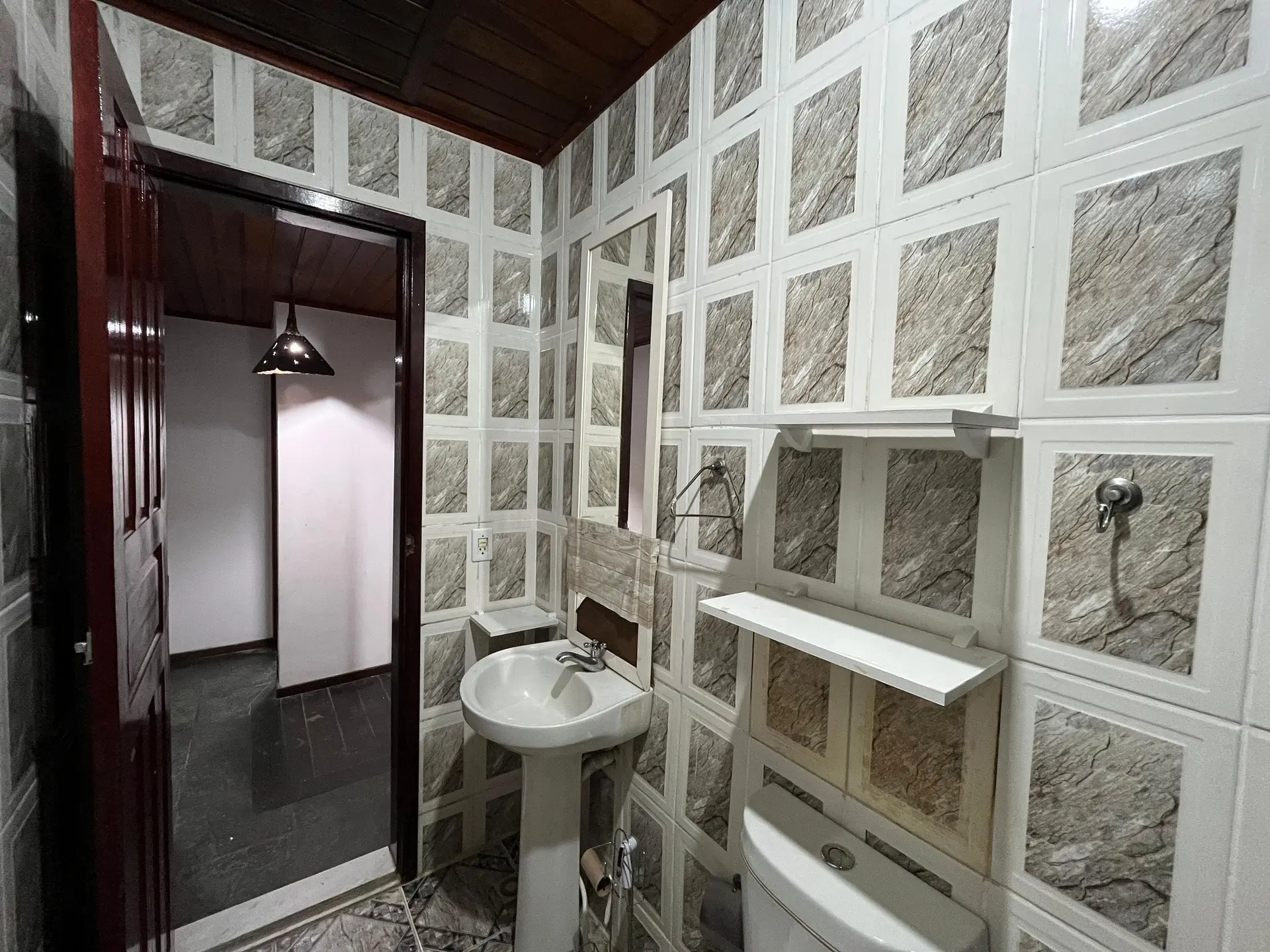 2-bedroom house with 1 bathroom, parking and balcony — photo 2