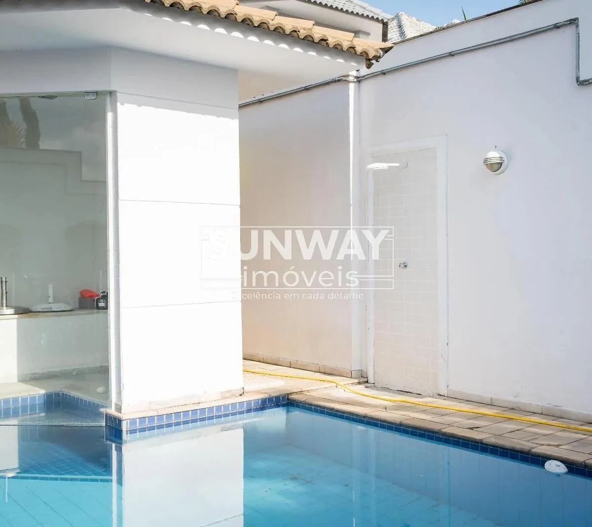5-bedroom house with a walk-in closet in Rio de Janeiro — photo 13