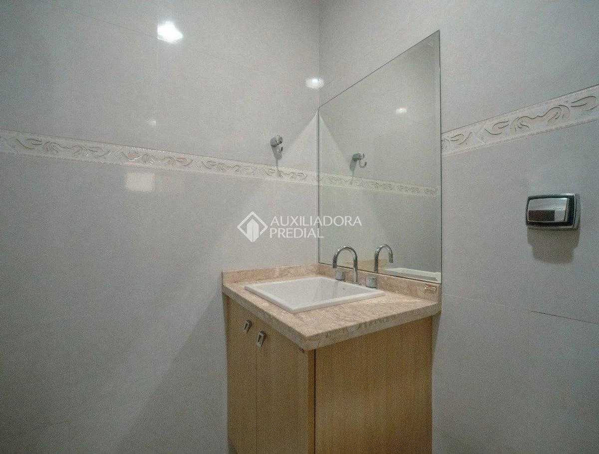 1723 m² house with a bathtub and a grill on the balcony — photo 51