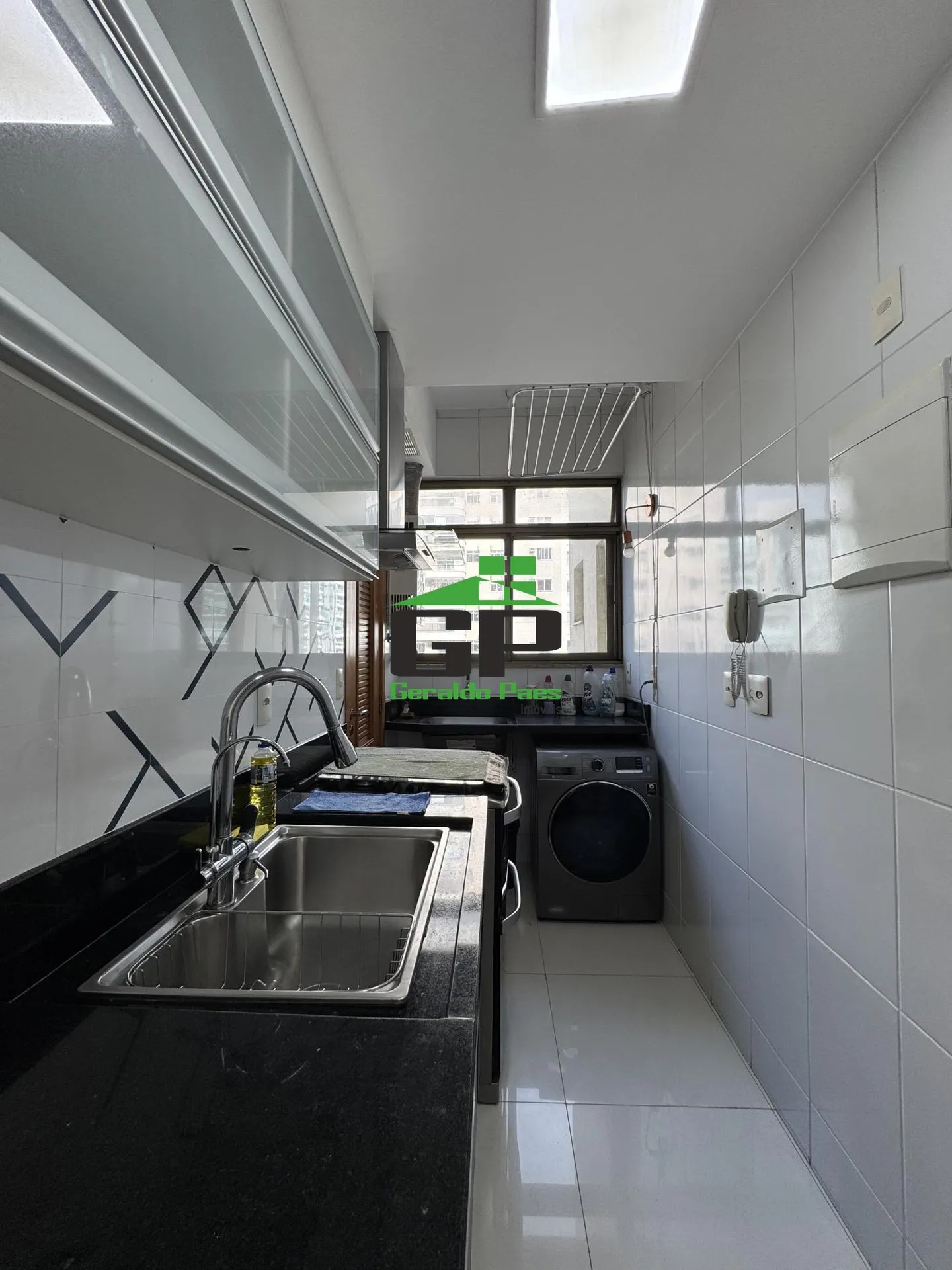 Apartamento de 3 quartos com cozinha americana e varanda — photo 26