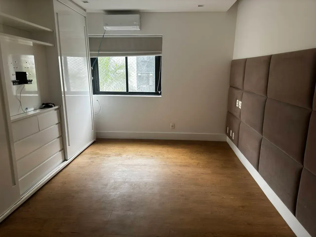 Apartamento com 4 quartos e varanda de vidro — photo 2