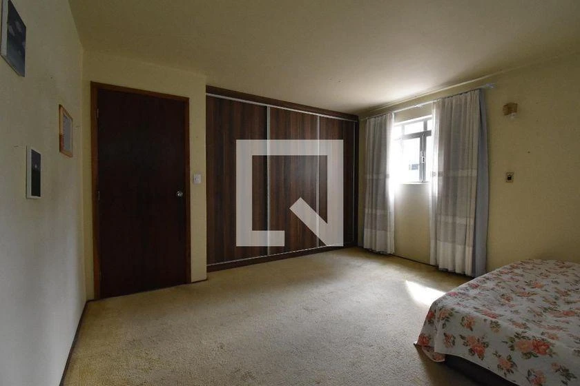 6-bedroom house with a washing machine in Curitiba — photo 44