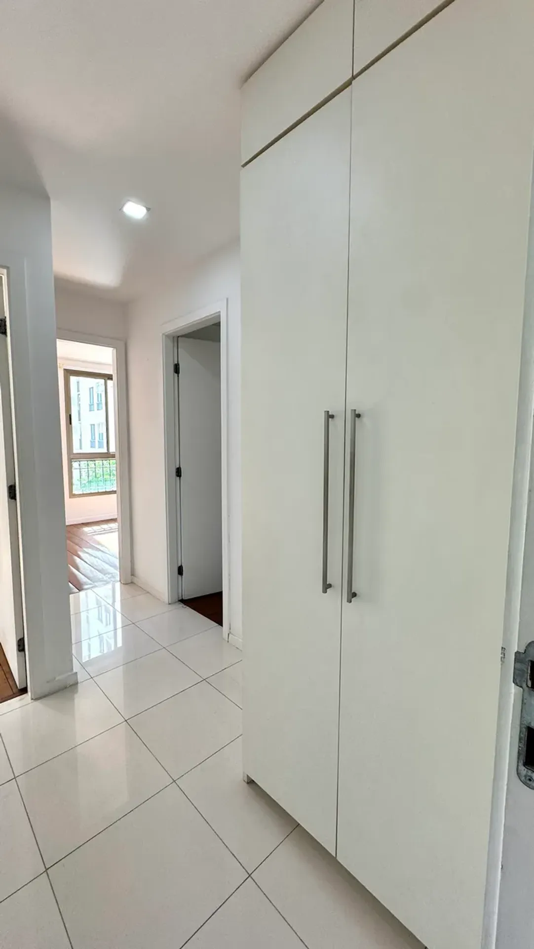 Apartment on the 3rd floor with floor-to-ceiling windows — photo 3