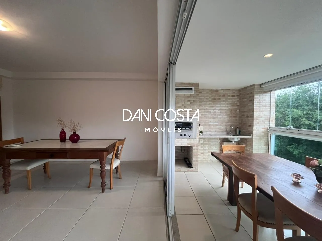 4-bedroom apartment with 227 m² and 3 parking spaces — photo 4