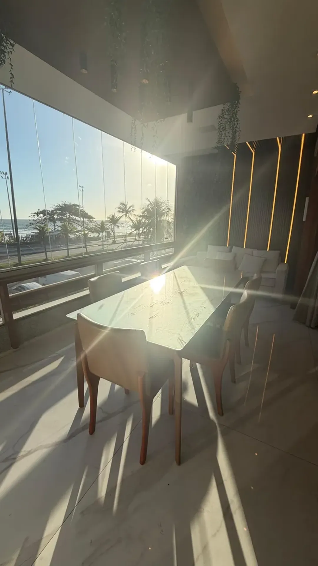 Furnished apartment, 250 m², with floor-to-ceiling windows — photo 9