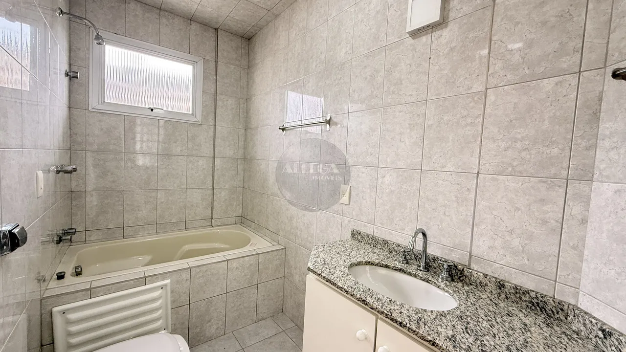 House with 4 bedrooms and a washing machine — photo 20