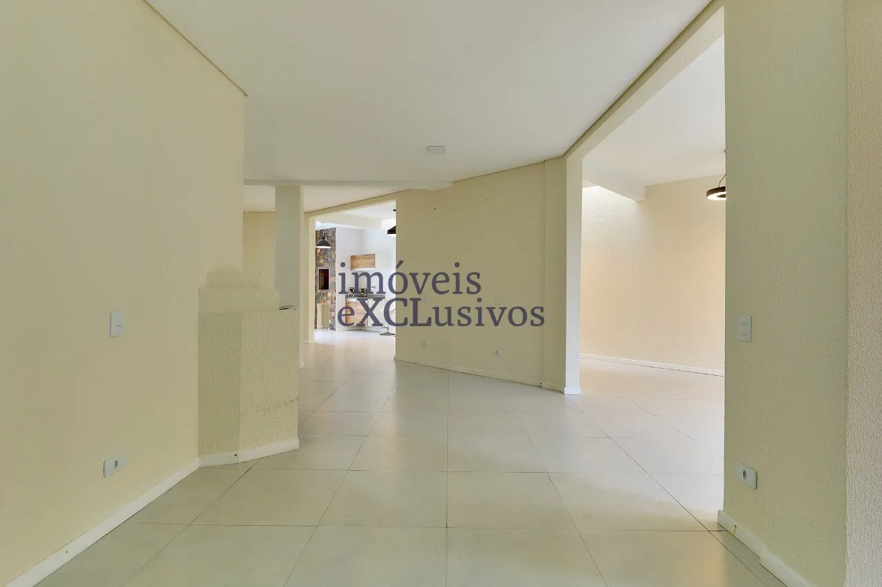 House with 3 en-suite bedrooms and 500 m², 3 parking — photo 3