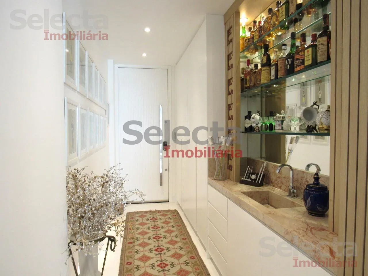 Apartment with 3 bedrooms and a closed kitchen — photo 16