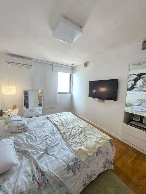 Furnished 200 m² apartment with 4 bedrooms and 3 parking — photo 12