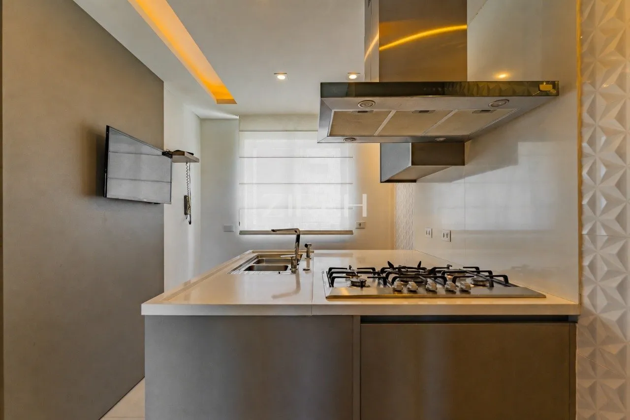 331 m² apartment with 2 en-suite bedrooms and 2 parking — photo 13