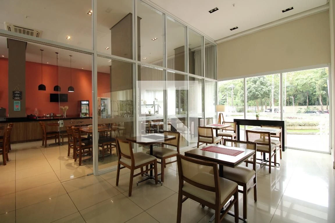 1-bedroom apartment with a glassed-in balcony — photo 24