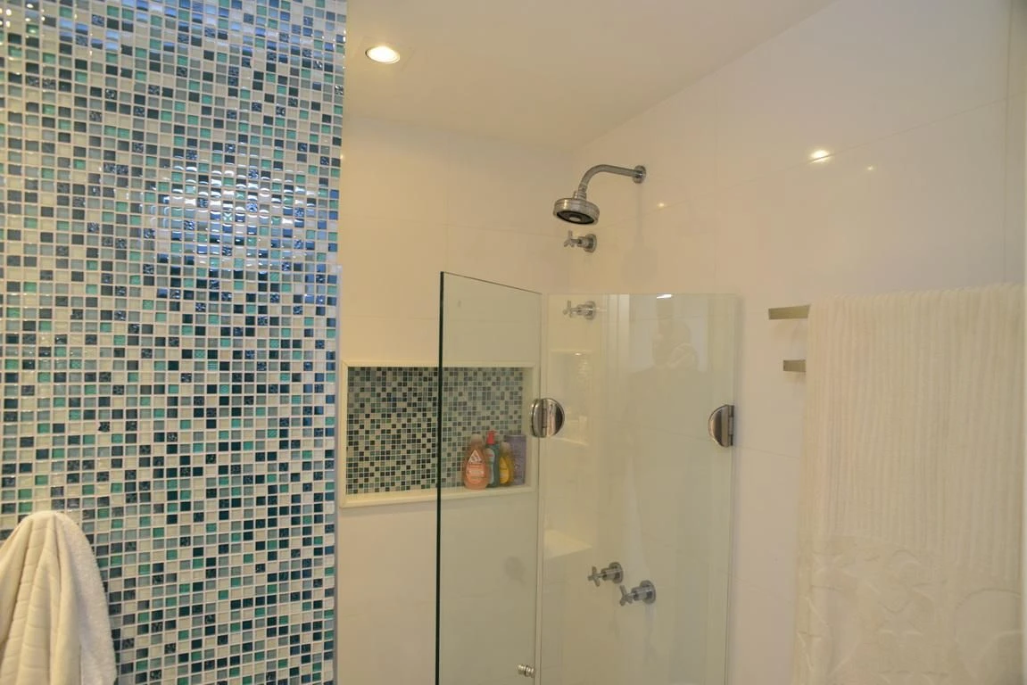 Apartamento amueblado de 2 habitaciones con balcón — photo 24