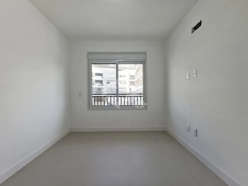 Casa con 4 suites y 184 m²; 2 plazas y balcón — photo 36