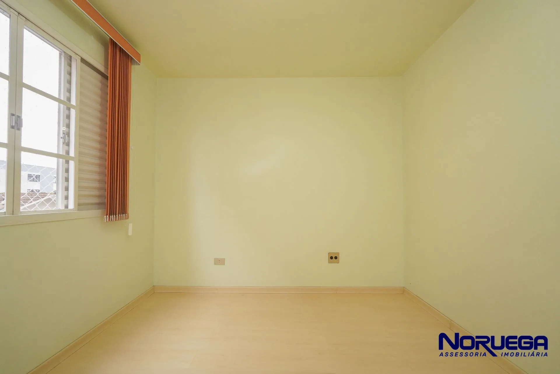 Apartment, 63 m², with wood or laminate floors — photo 8