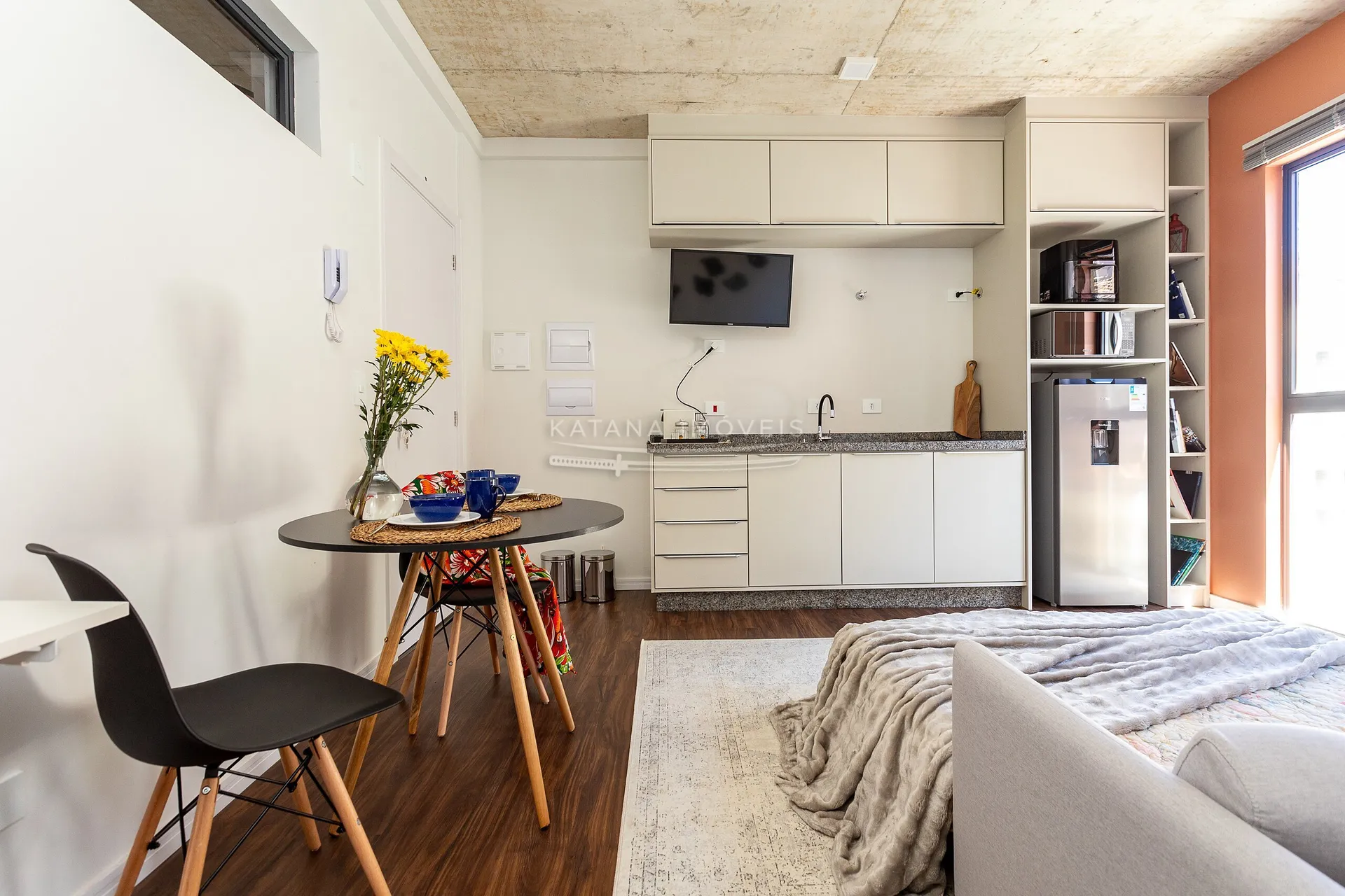 Estudio amueblado de 45 m² con cocina pequeña y garden — photo 3