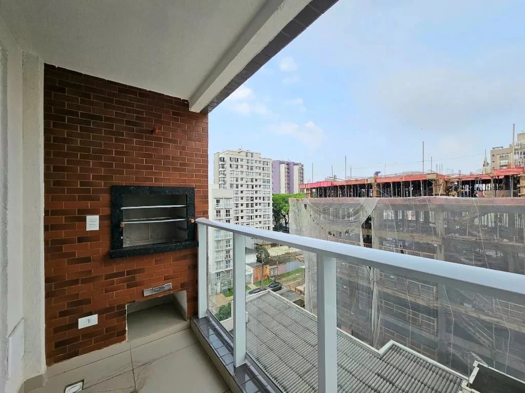 One-bedroom apartment with a grill on the balcony — photo 4