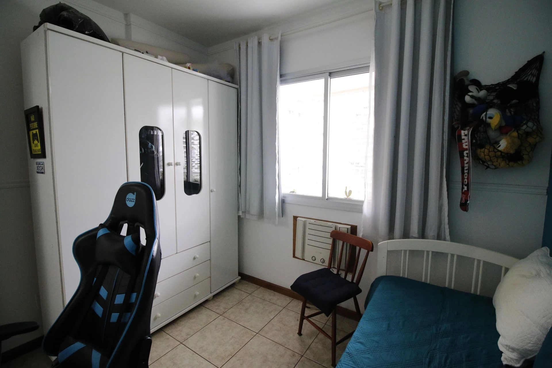 Furnished 3-bedroom apartment with balcony and pool — photo 25