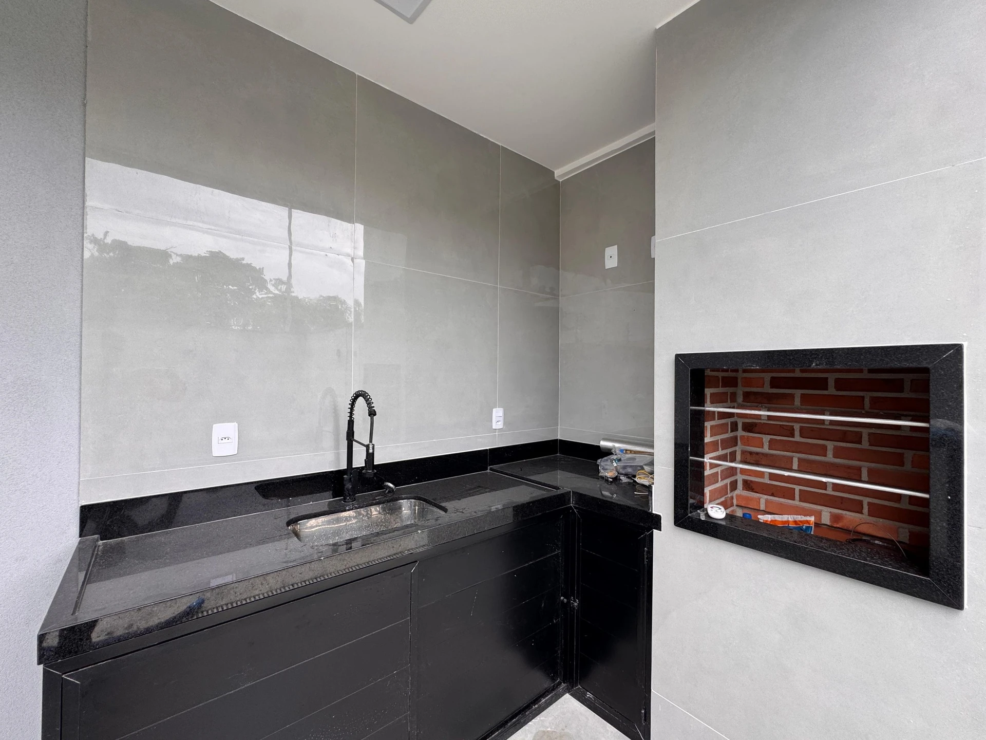 Condo house with 4 en-suite bedrooms and private yard — photo 23
