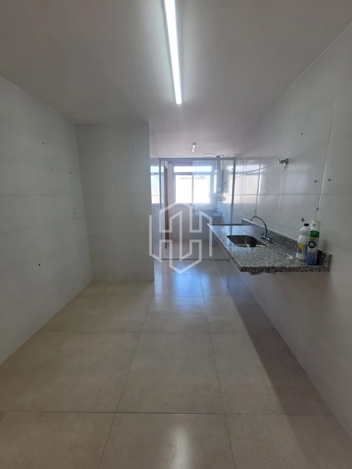 4-bedroom apartment with a water view in Rio de Janeiro — photo 16