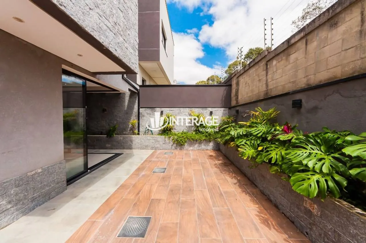 3-bedroom house with a washing machine in Curitiba — photo 25
