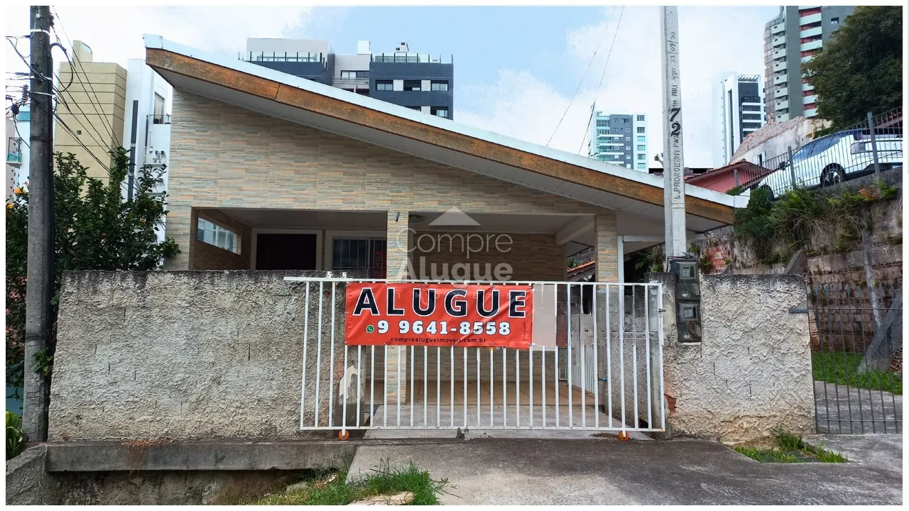 Casa con 3 dormitorios y rincón de cocina compacto — photo 19