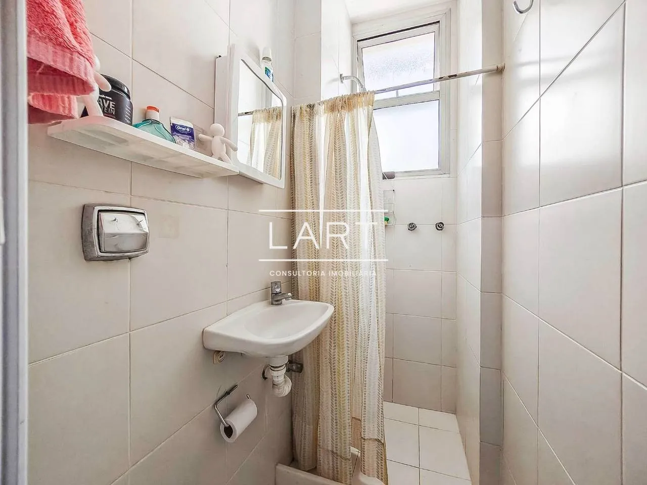 Furnished 3-bedroom apartment with 4 bathrooms and 240 m² — photo 29
