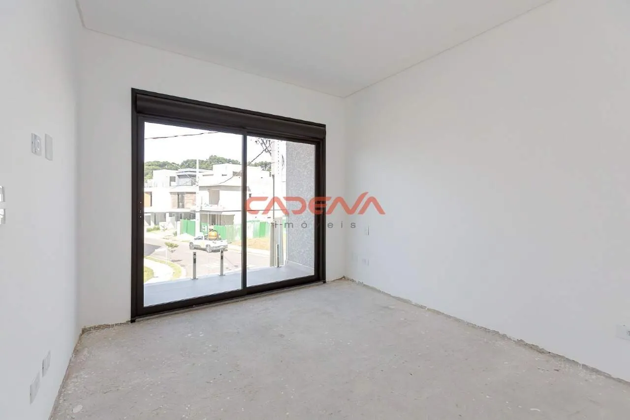 Balcony with a grill in a 3-bedroom house, 128 m² — photo 14