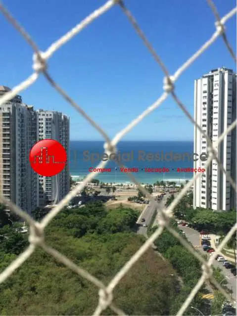 Glass-enclosed balcony in a 4-bedroom apartment, 300 m² — photo 6