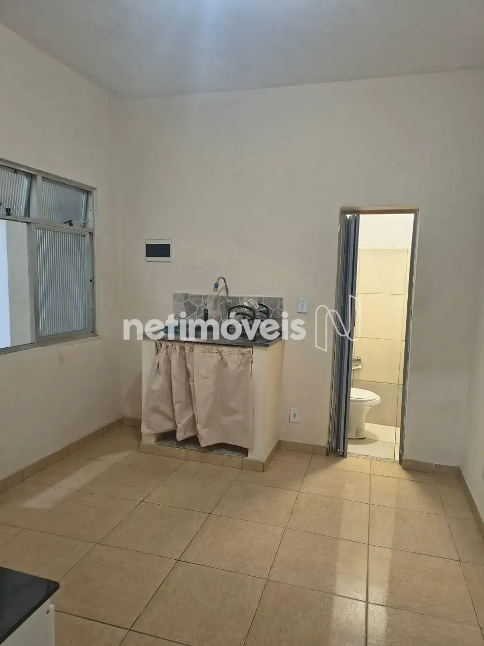 Unfurnished studio for rent with a balcony — photo 3