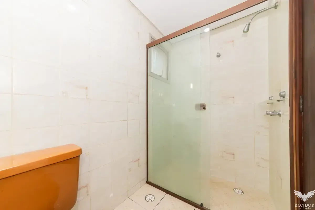 160 m² apartment with 3 bedrooms and 1 en-suite — photo 37