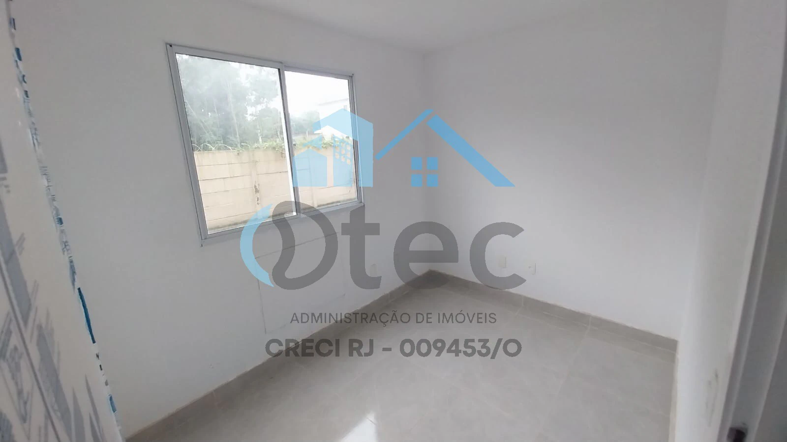 2-bedroom apartment in a building with a gym — photo 2
