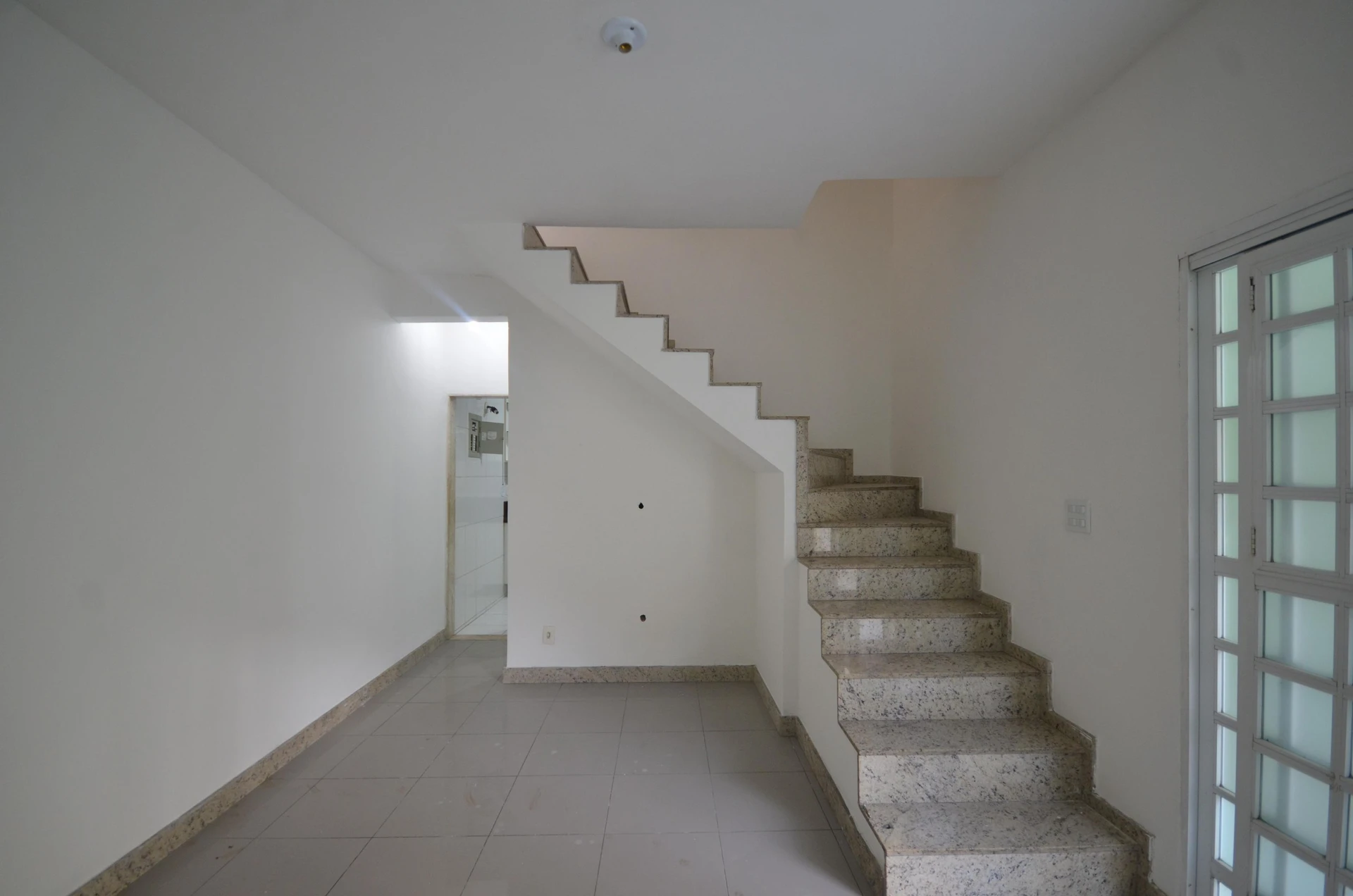 2-bedroom house with a bathtub in Rio de Janeiro — photo 25