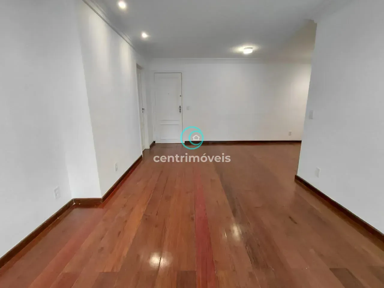 3-bedroom apartment with a walk-in closet — photo 26