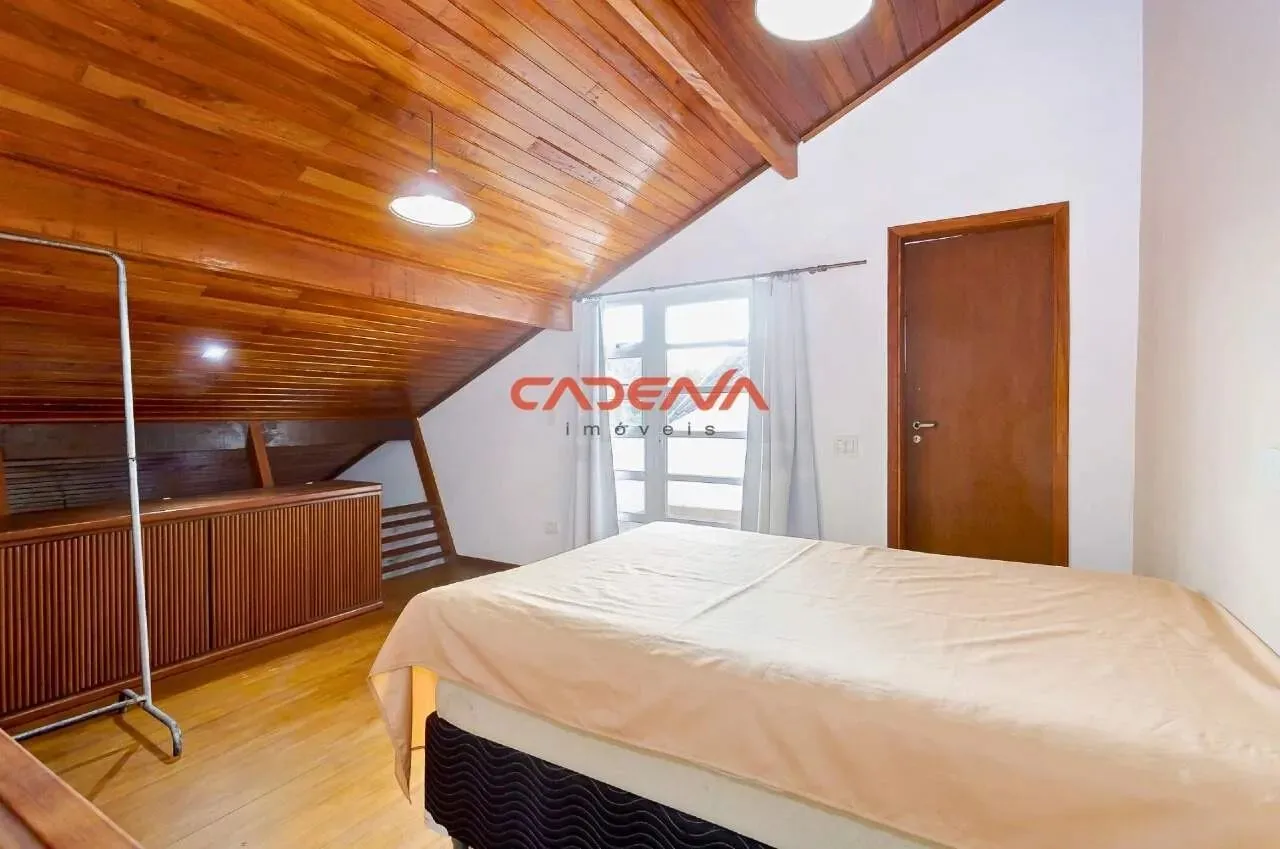 460 m² house with 5 bedrooms and fitted kitchen — photo 8