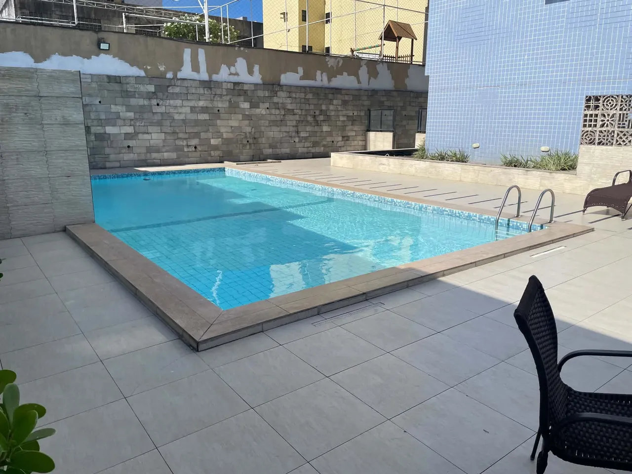 2-bedroom apartment in a building with a gym — photo 14