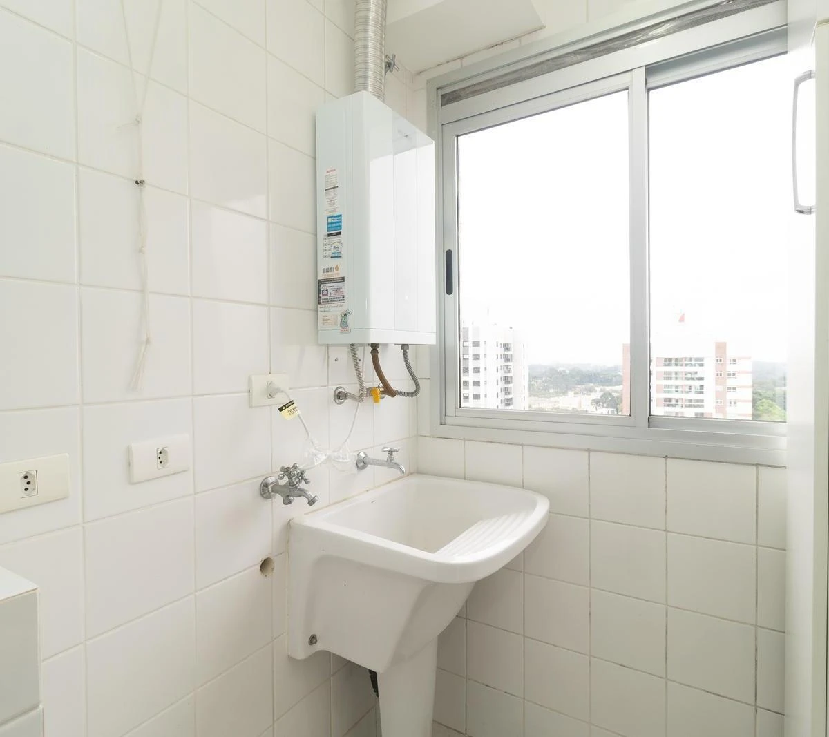Furnished 2-bedroom apartment with balcony grill